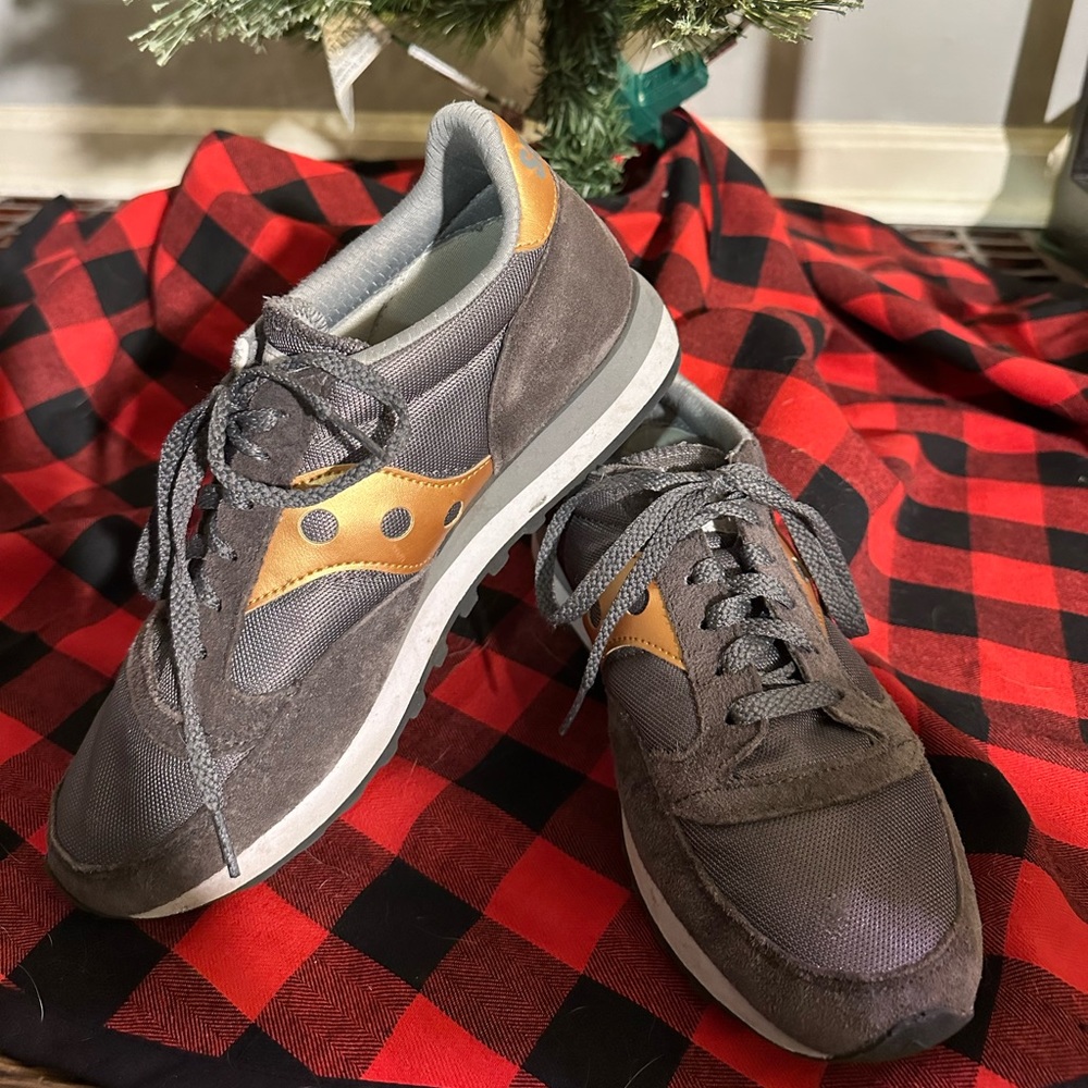 Saucony women’s size 9 medium